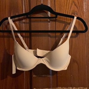 Skims Fits Everybody Plunge Bra. Color: Clay. 32C. NWT